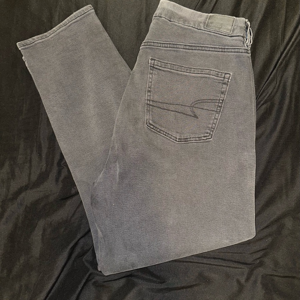 American Eagle Woman’s Grey Mom Jeans